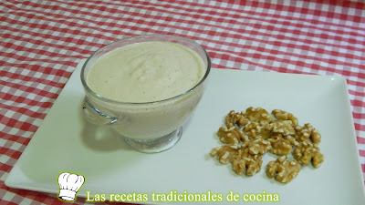 Receta fácil de salsa de nueces para pastas y carnes