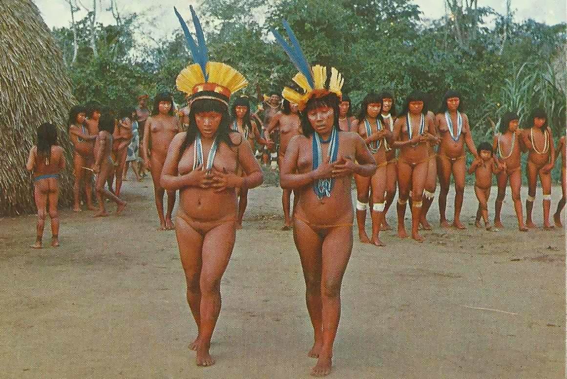 Indigenous family nudity, tiny gothic puffies