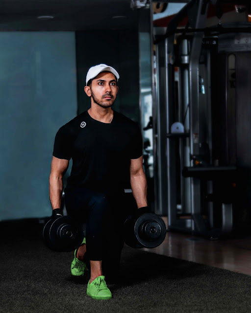 How often should beginner go to the gym to build muscles.