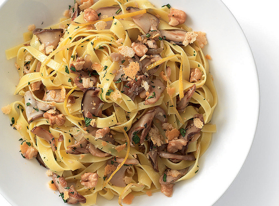 ITALY RECIPES Tagliatelle with porcini mushrooms