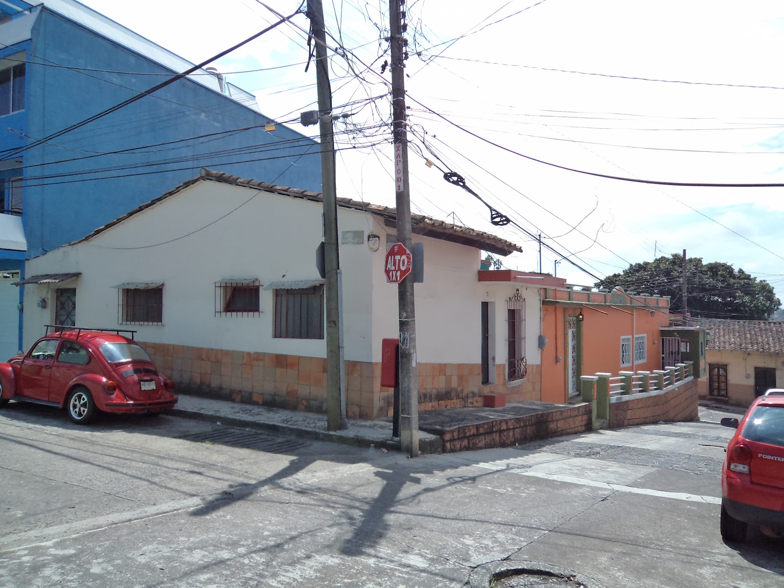 Las marcas de "Las maravillas del Progreso" en la colonia Belisario