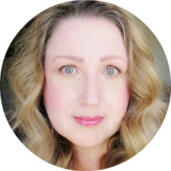 BEAUTY BLOGGERS OVER 40!