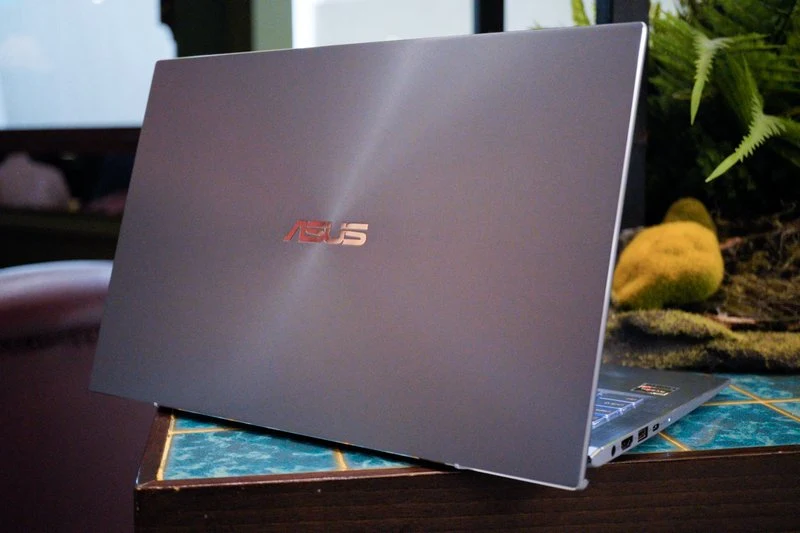 Review Asus ZenBook UM431DA: Ultrabook Ringkas dan Premium Powerful Tak Lagi Mahal