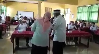 Viral di Group Medsos Video Joget Dangdut Mirip Kepala Dikbud Bondowoso di Masa Pandemi Viral di Group Medsos Video Joget Dangdut Mirip Kepala Dikbud Bondowoso di Masa Pandemi