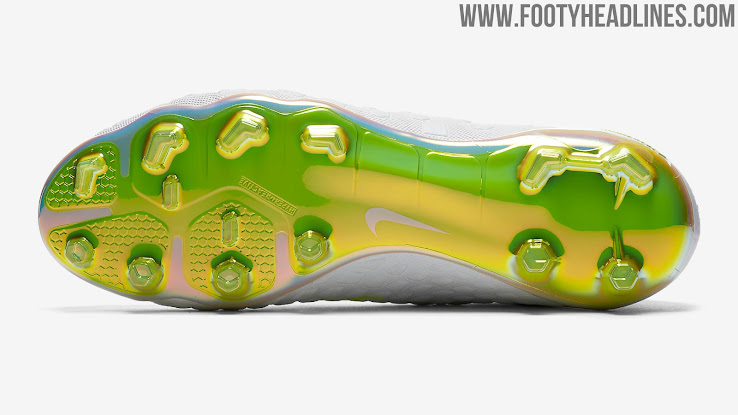 Nike Hypervenom Phantom III DF FG Soccer Cleat