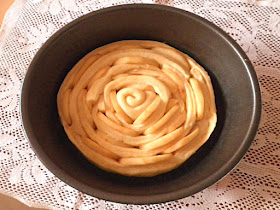 Bread Recipe @ http://treatntrick.blogspot.com