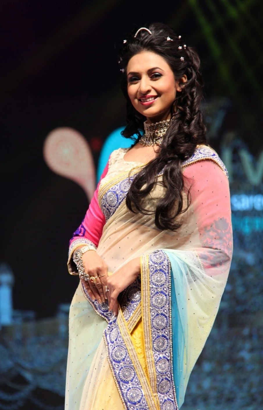 Best HD Every Wallpapers: Divyanka Tripathi Hd Wallpapers