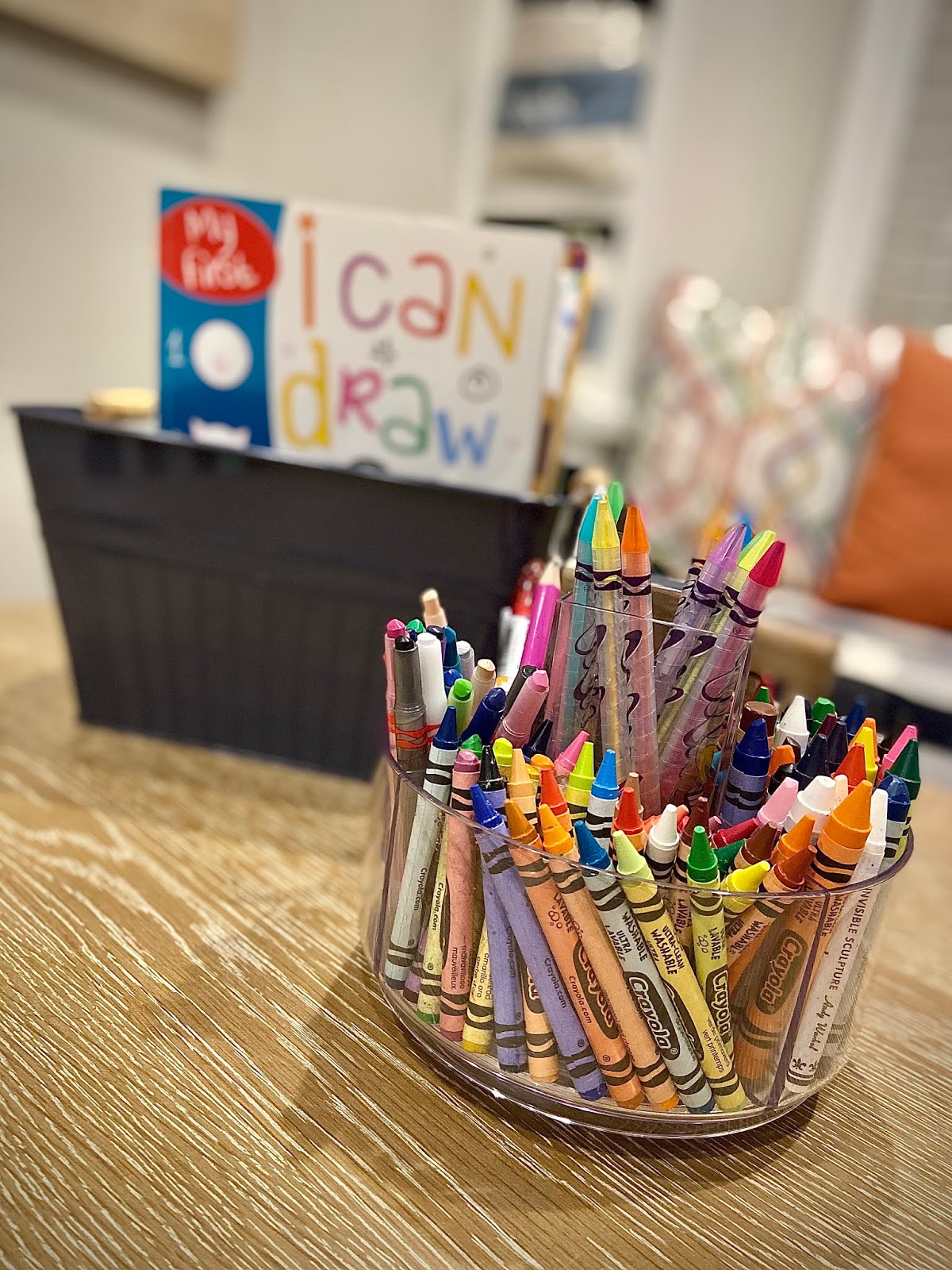 crayons organizer