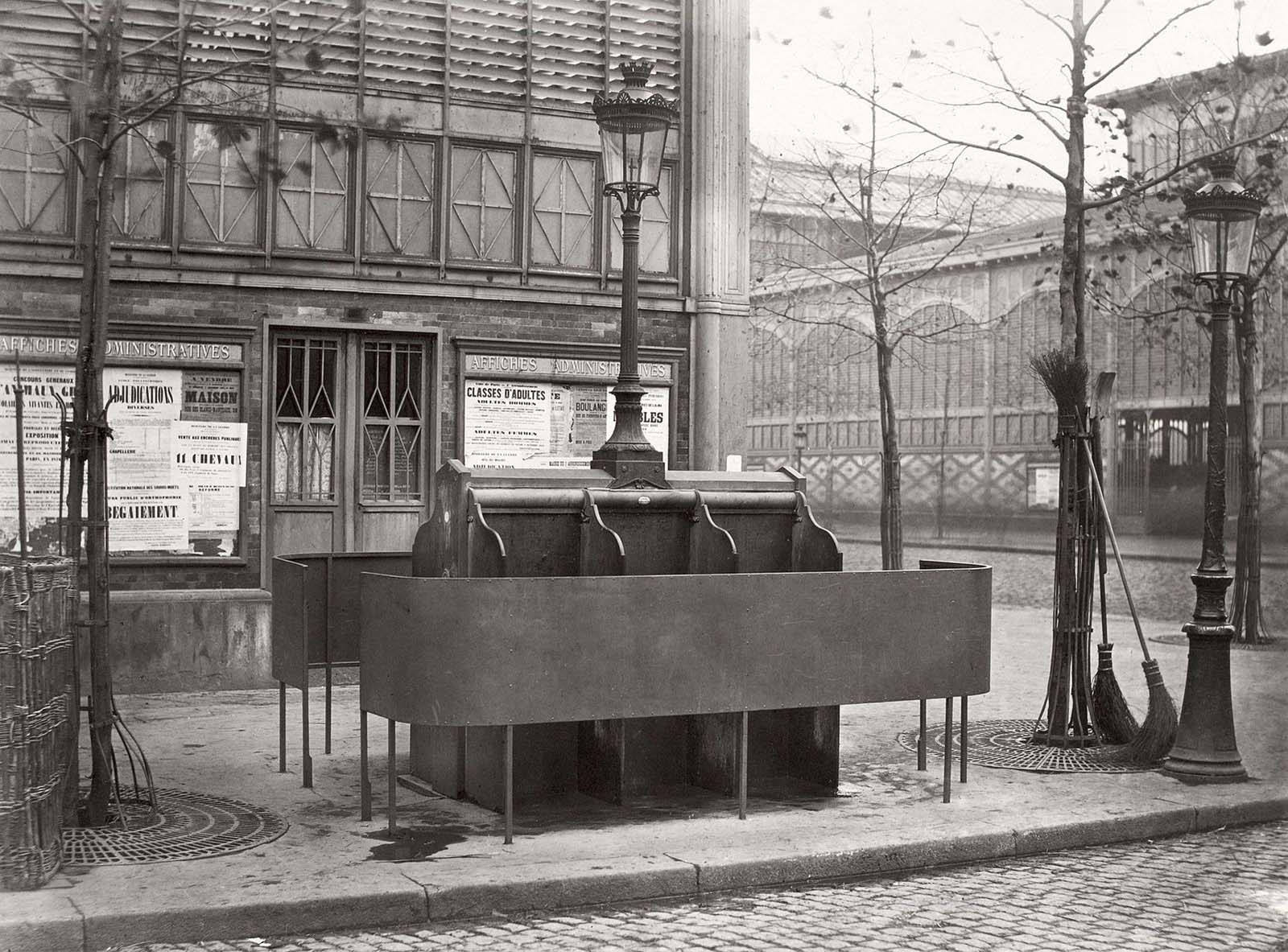 pissoir vintage public urinals paris