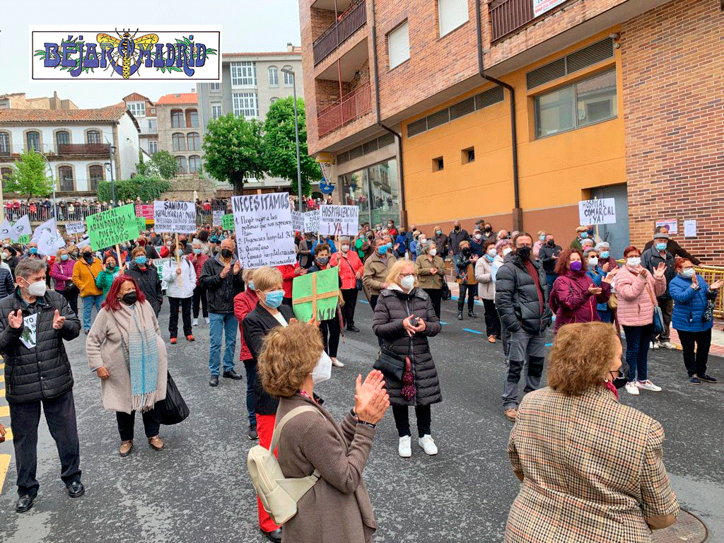 La amenza de lluvia no frena las reivindicaciones por una sanidad digna - 28 de abril de 2021