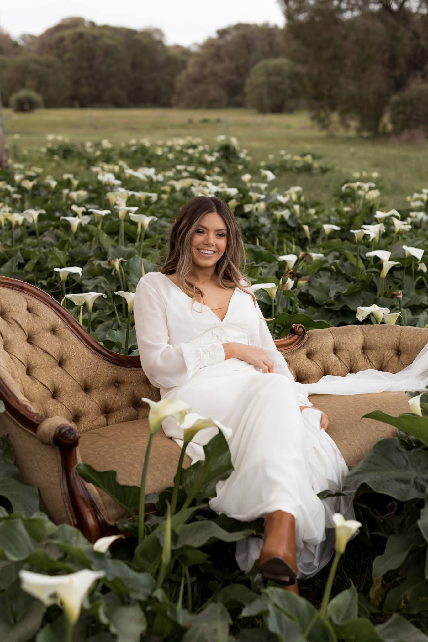 to the aisle australia | fleur de lys bridal editorial kath young photography yallingup wa perth weddings bridal gowns florals bouquet styling tablescape blush pink palette