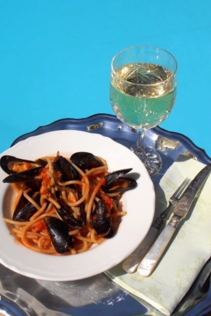 Mussels recipe, cooking mussels, mussels, how to clean mussels, spaghetti, pasta, tomato sauce, 