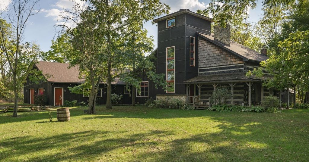 Sweet House Dreams 1834 Log Home in Helena, Ohio