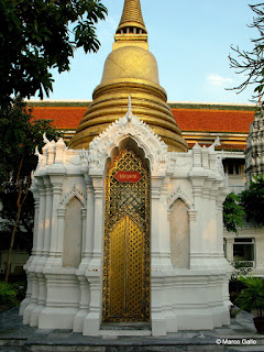 CEMENTERIO REAL WAT RATCHABOPHIT, BANGKOK. TAILANDIA