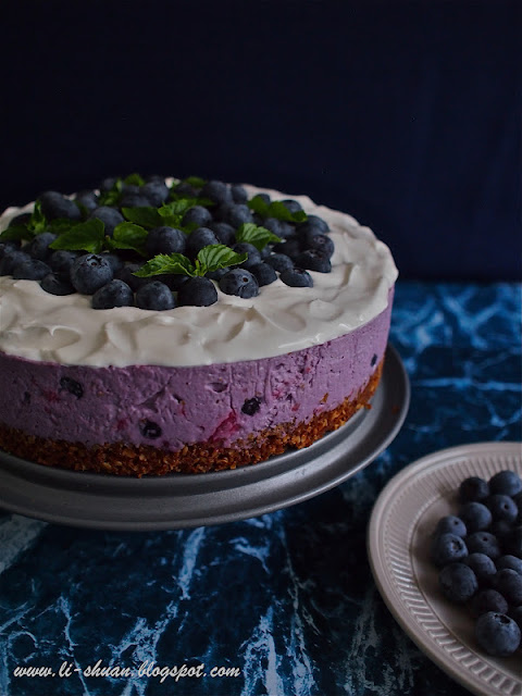 Helena's Kitchen: Blueberry and Raspberry Cheesecake