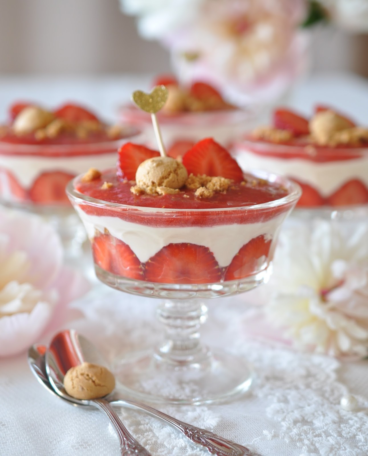 Caketime by Tamaris: Erdbeer-Amarettini Dessert