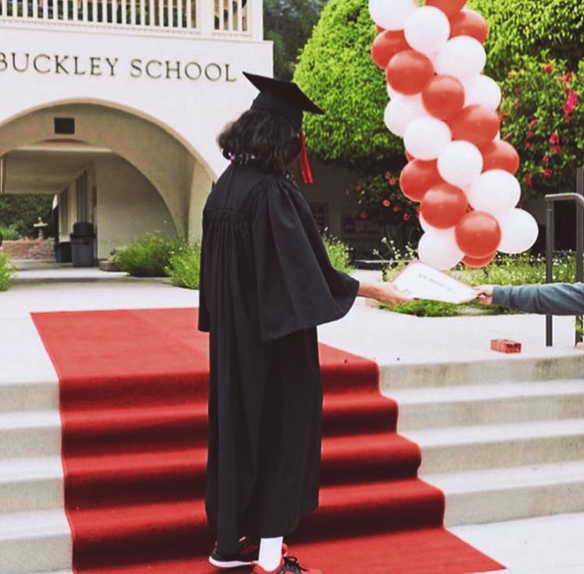 Bigi Jackson termina o ensino médio Prince, Paris e Bigi Brasil