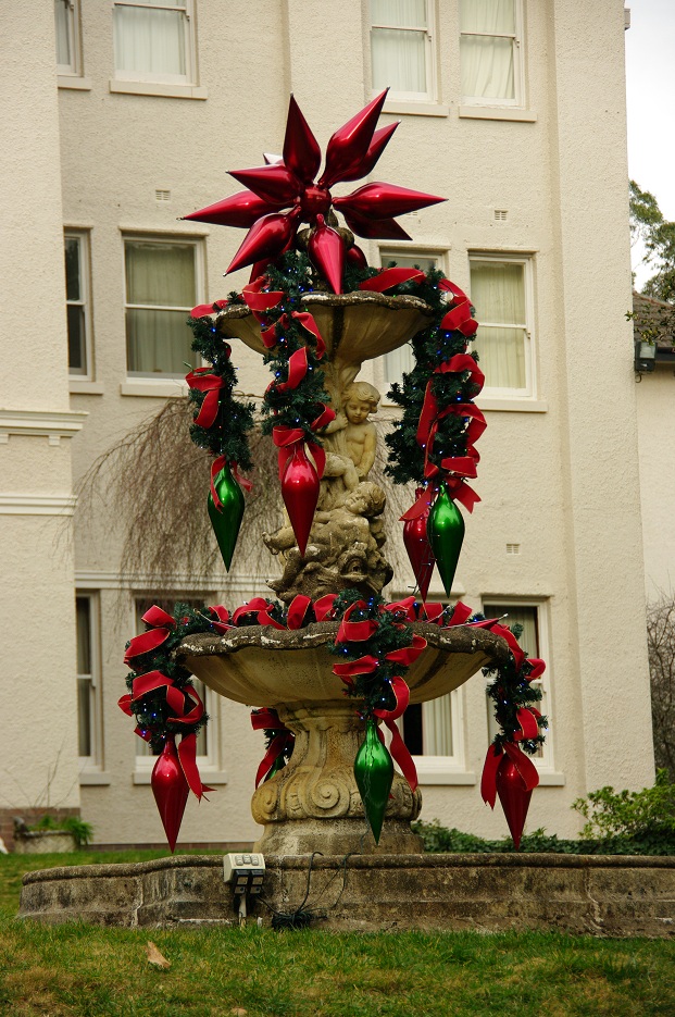 Homespun bliss Christmas in July at Grand Fountaindale Manor, Robertson Homespun bliss Christmas in July at Grand Fountaindale Manor, Robertson