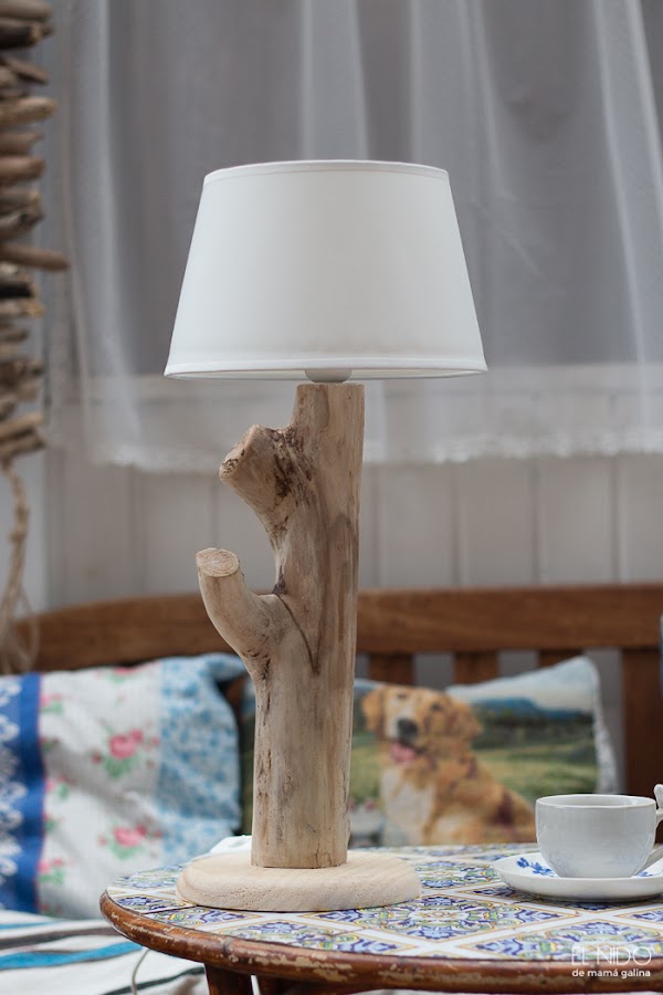 lámpara con madera de deriva