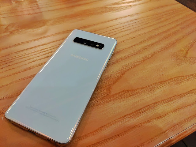 【開箱】Galaxy S10 絢光白@10力雄厚、十週年旗艦新作