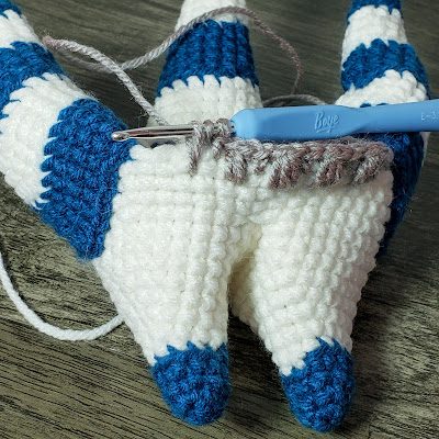 www.crochetwithmelanie.com