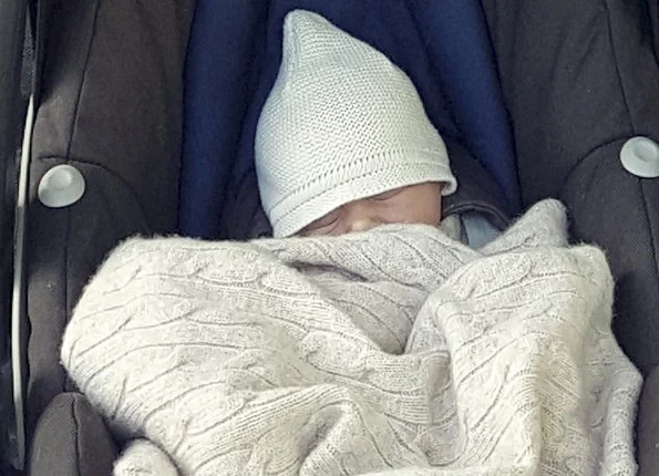 Prince Carl Philip and Princess Sofia have left Danderyd Hospital with their newborn baby boy