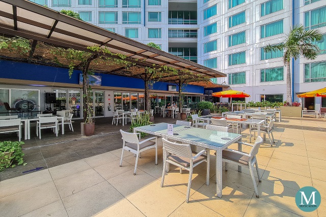 The 6th Pool Bar and Lounge at Novotel Manila Araneta City