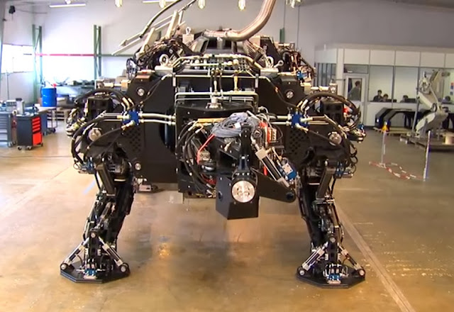 Tradinno - maior robô do mundo sendo construído