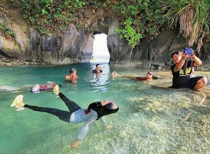 Selain Raja Ampat, 5 Pulau di Indonesia Ini Juga Memiliki Alam Yang Indah pastinya Indonesia mempunyai aneka macam pulau yang mengatakan keindahan alam yang meman Selain Raja Ampat, 5 Pulau di Indonesia Ini Juga Memiliki Alam Yang Indah