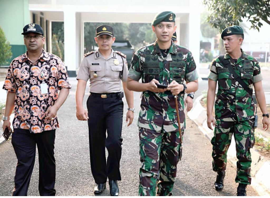 Ragam Motif Seragam Militer TNI AD yang dikenakan Agus Harimurti