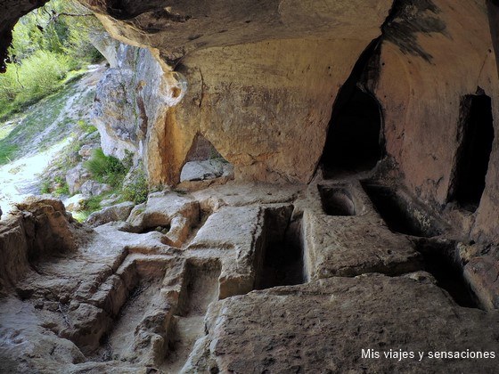 Cueva de las Gobas, Laño, Condado de Treviño