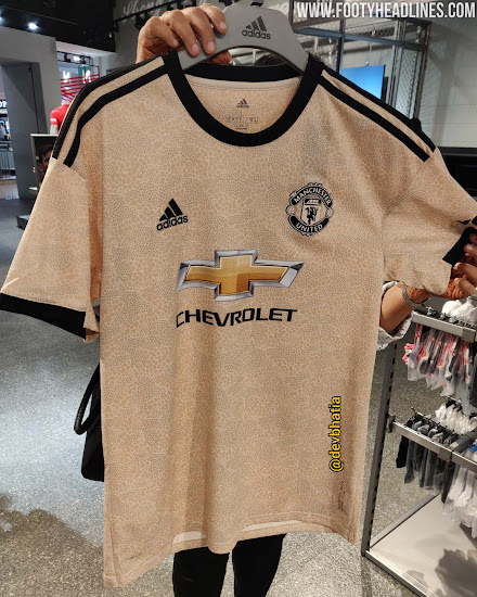 manchester-united-19-20-away-kit-2.jpg