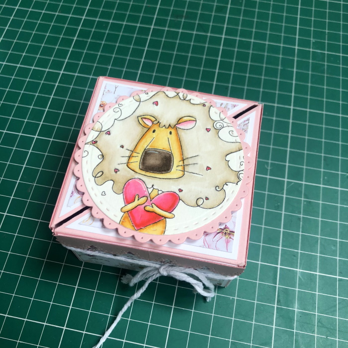 It’s THURSDAY with SANDIEBELLA HOW TO MAKE A “TAKE APART” box