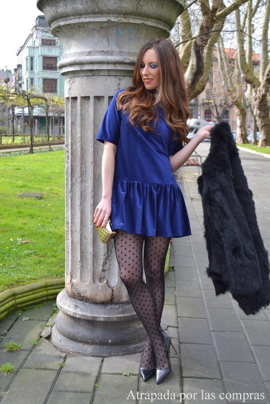 Vestido azul de terciopelo | Belleza