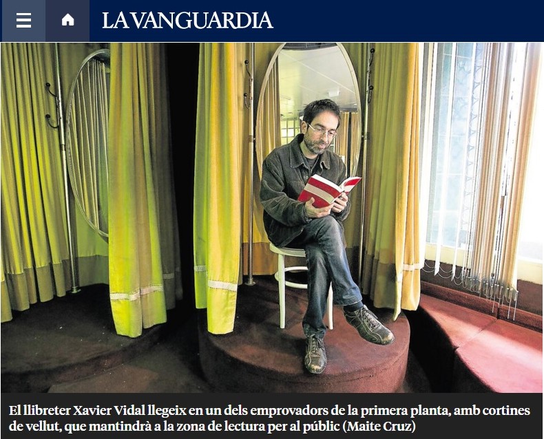 Xavier Vidal a la seu nova de la llibreria Nollegiu del Poblenou