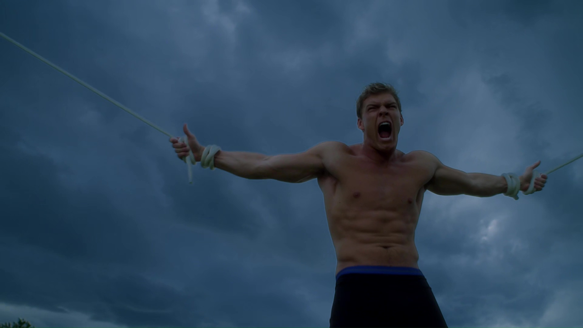 Alan Ritchson Blue Mountain State ausCAPS: Alan Ritchson shirtless in Blue Mountain State 3-07 "Superstition"
