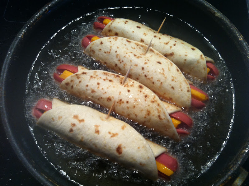 Kakemilla: San Antonio Crispy Dogs or Texan Tailpipes