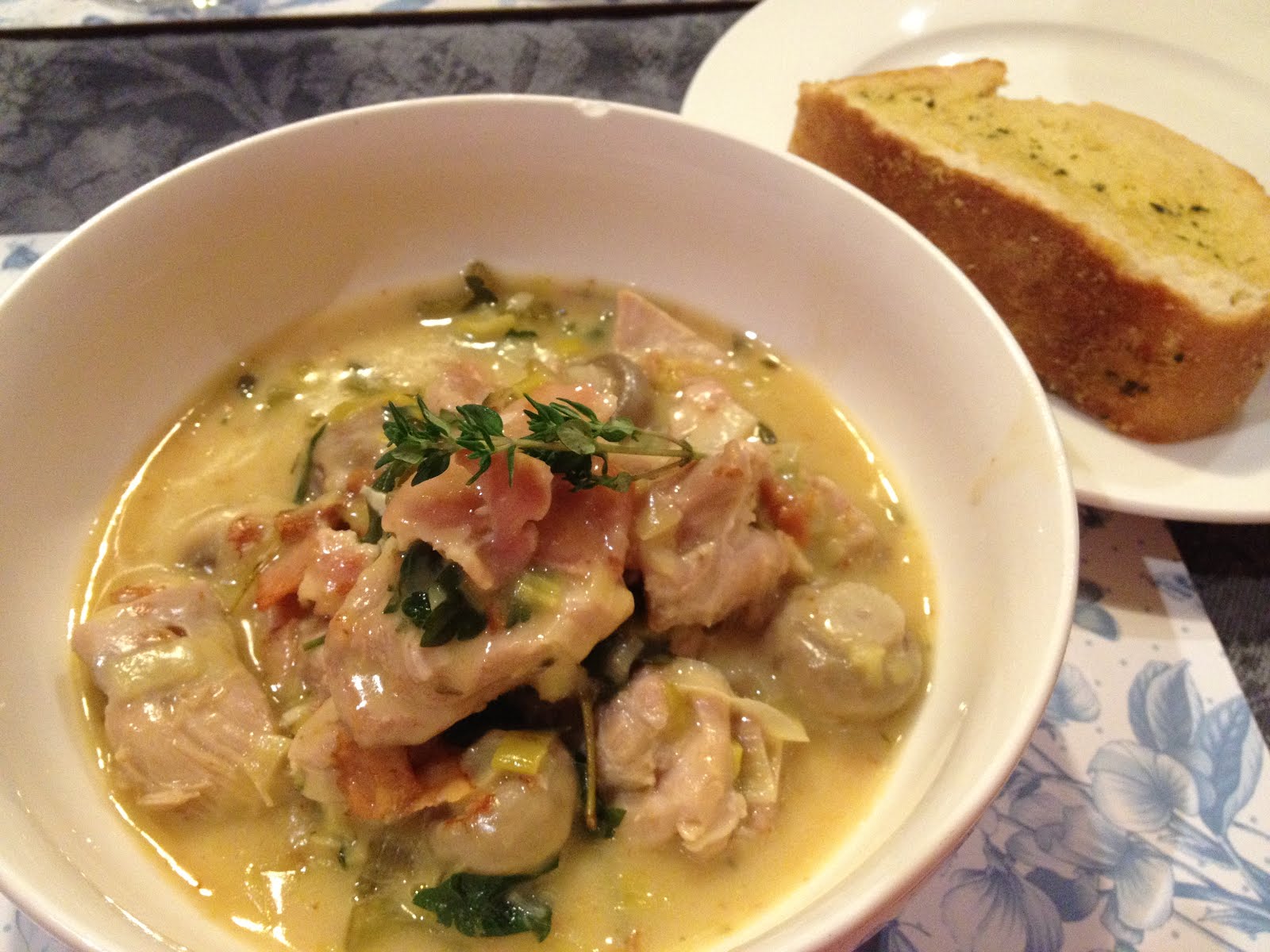 Simply Joolz Creamy mushroom, leek and chicken casserole...