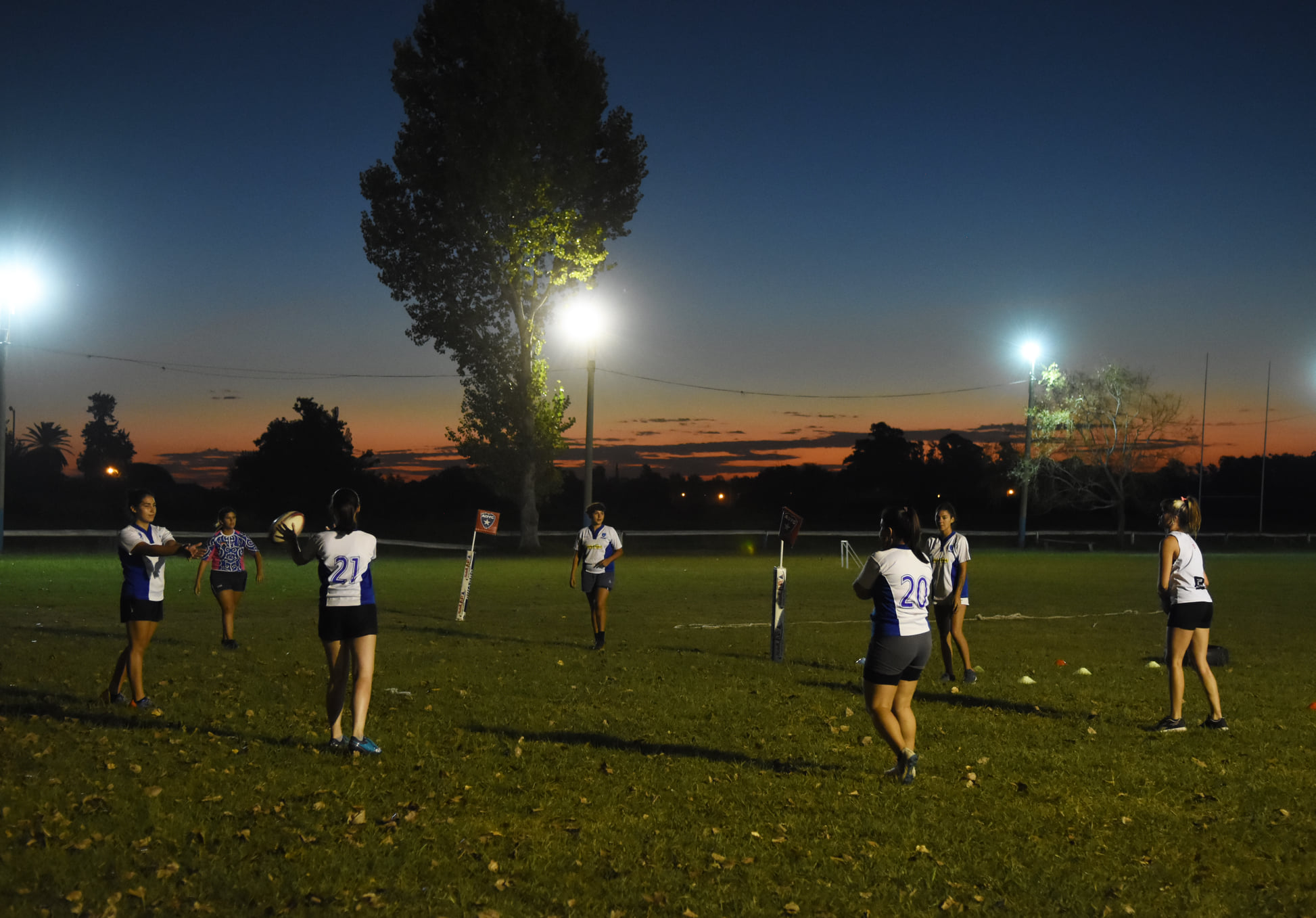 deporte noche rugby femenino