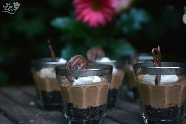 
mousse De Chocolate, Moca Y Galletas Oreo
