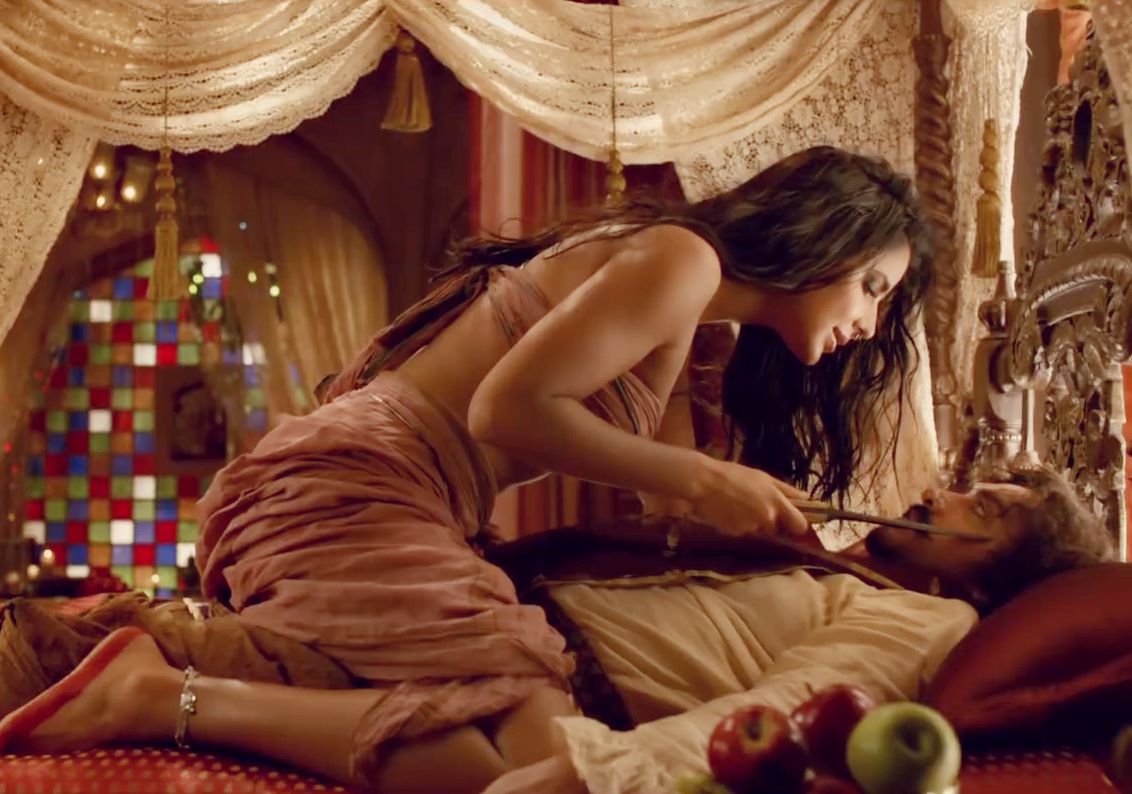 Thugs of Hindustan Full Movie Download FilmyZilla, Pagalworld, FilmyWap; HD, 1090p, 720p, 480p, 360p, 240p 4 Thugs of Hindostan Full Hindi Movie Download - Katrina Kaif and Aamir Khan