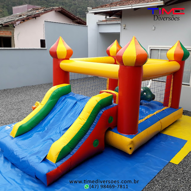ESCORREGADOR INFLÁVEL GRANDE EM JARAGUÁ DO SUL SC LOCAÇÃO