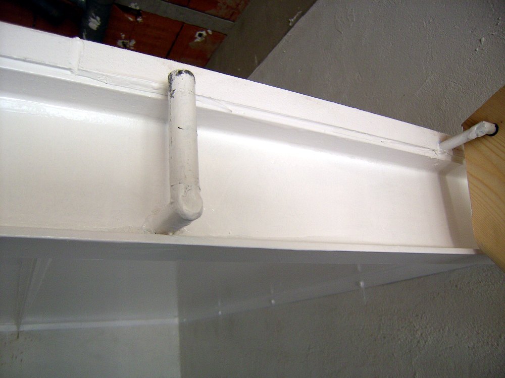 Cómo hacer un altillo en un garaje con escalera abatible y quita miedos