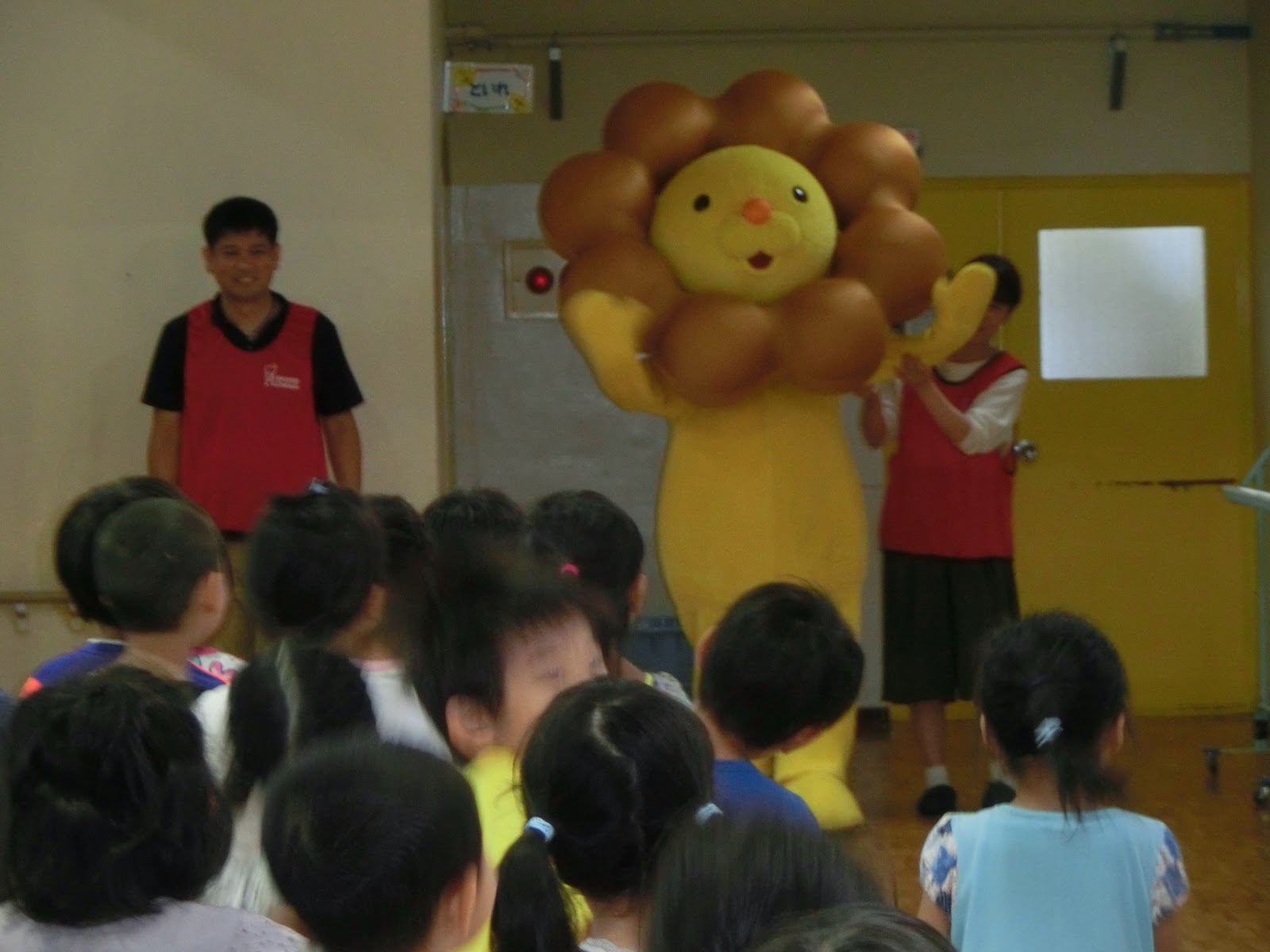 ひがししろ保育園の日記 ポンデライオンが来たよ