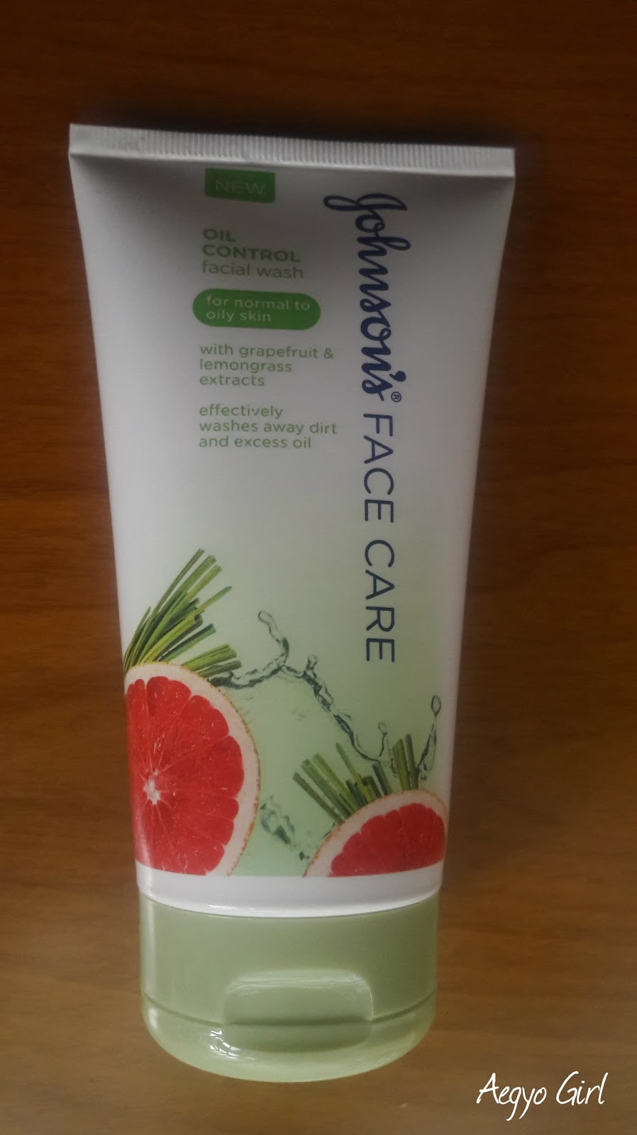The Beauty Sweet Spot REVIEW Johnson's® Face Care Oil Control Face Wash
