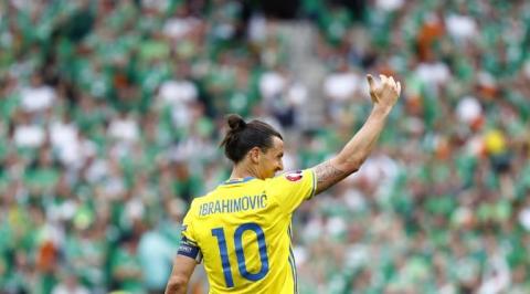 Waow Gaji Pemain Bola Ini 3.8 Milyar per Minggu, Tebak Siapa Dia? Waow Gaji Pemain Bola Ini 3.8 Milyar per Minggu, Tebak Siapa Dia?