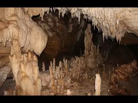 कुटुंबसर की गुफा