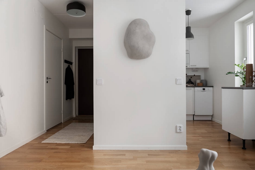 COLLECTION DE VASES ET DE GRAPHISMES