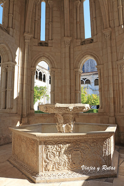 Lavabo del claustro del Monasterio de Alcobaça