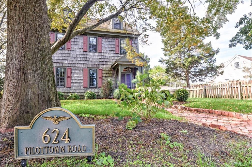 Sweet House Dreams "Fisherman's Paradise", 1750 Cedar Shake Colonial